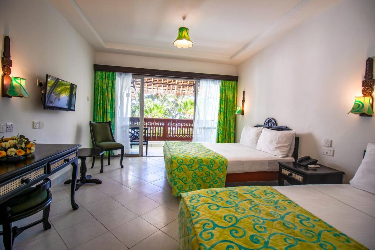 Hotel Bamburi Beach Hotel 3*